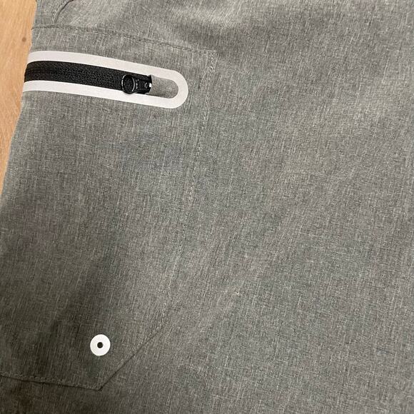 Tommy Bahama Mens Size 40 Island Zone Stretch Performance Shorts Gray Comfort - Picture 3 of 6